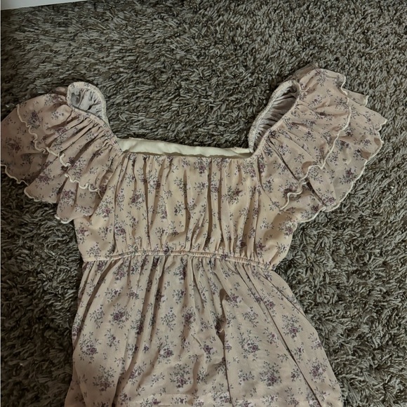 Cute flowy top with flowers! Bought form Tillys brand is RSQ. Size small. - Picture 4 of 4